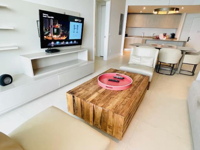 Stay At The Top With Amazing Views By Rent4Us Hollywood Buitenkant foto