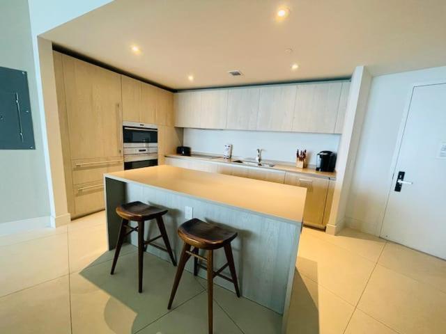 Stay At The Top With Amazing Views By Rent4Us Hollywood Buitenkant foto